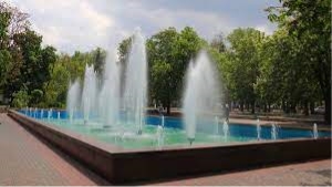 Как выглядит в мае самый большой фонтан в Никополе | Інформатор Нікополь